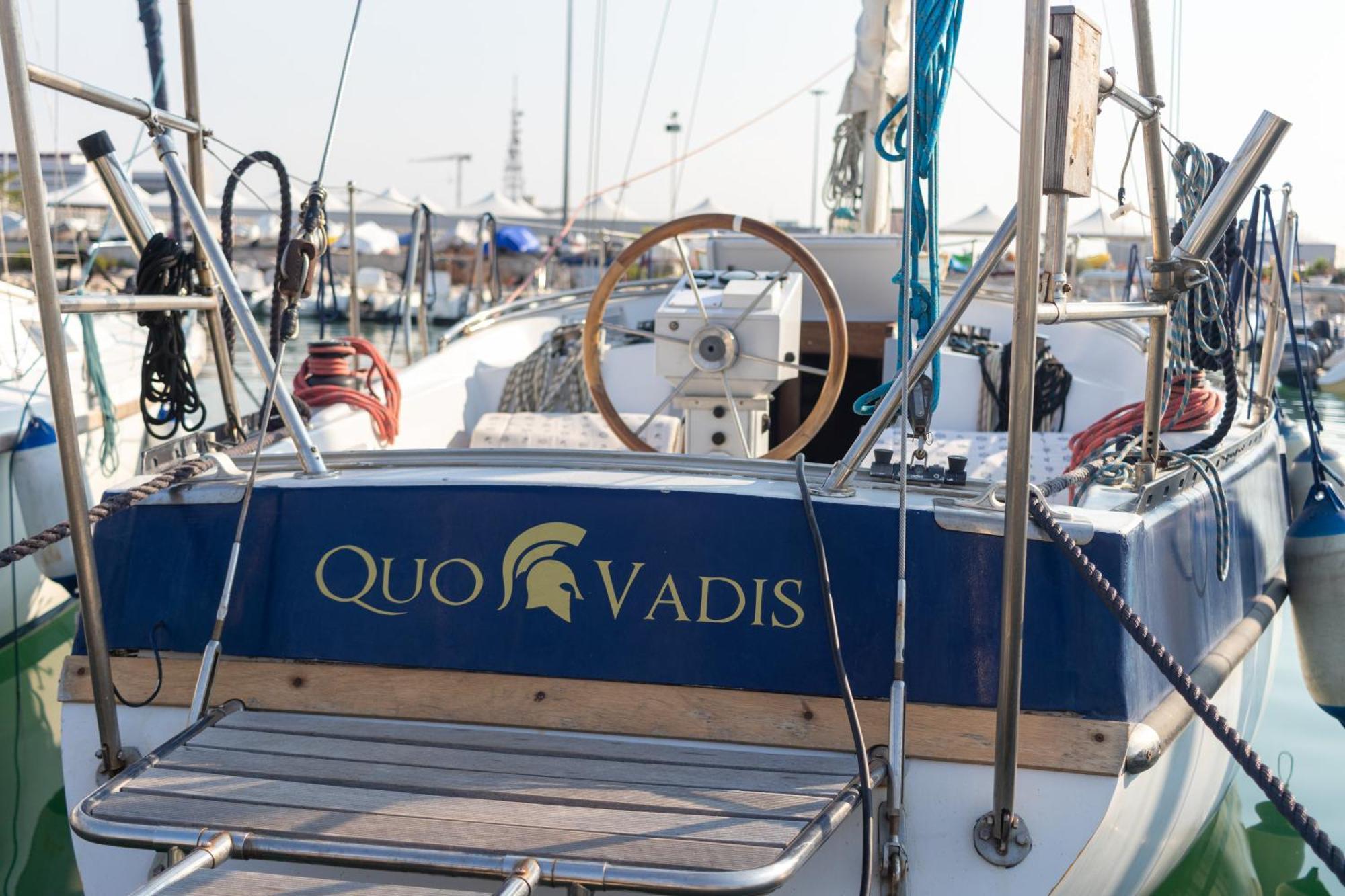 Quo Vadis Yacht Ξενοδοχείο Μπάρι Εξωτερικό φωτογραφία