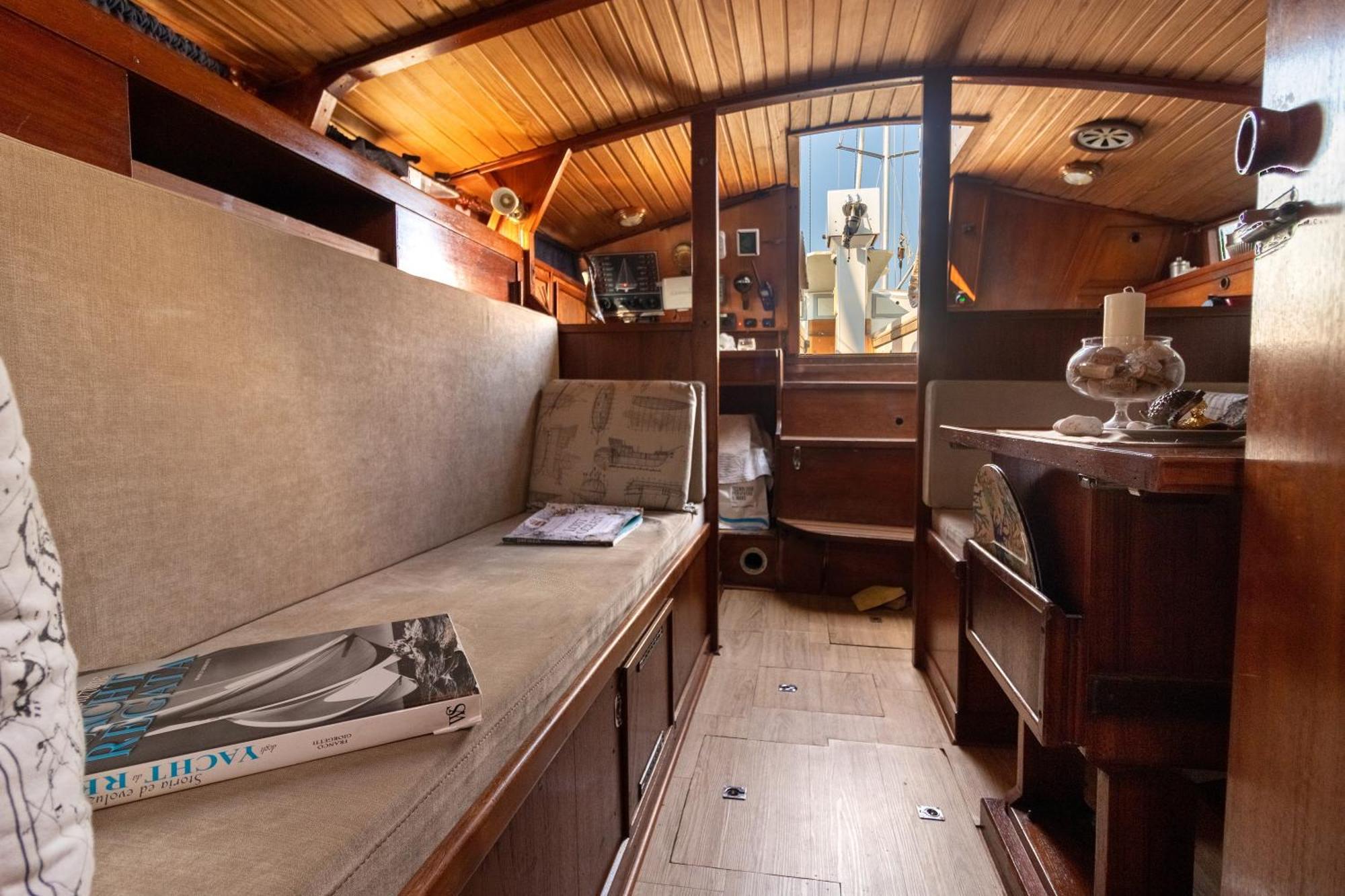 Quo Vadis Yacht Ξενοδοχείο Μπάρι Εξωτερικό φωτογραφία