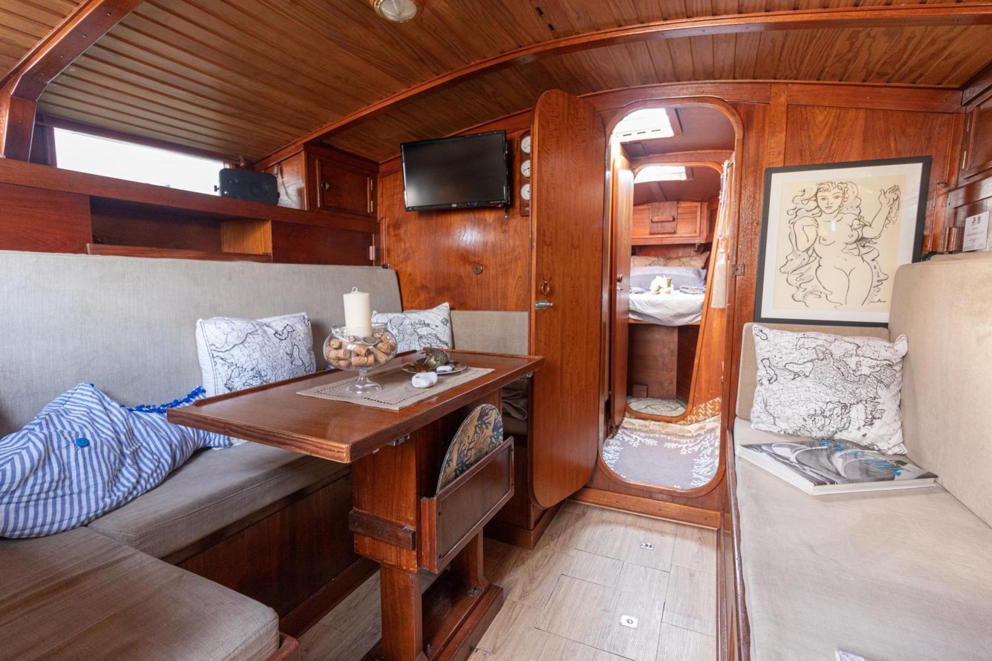 Quo Vadis Yacht Ξενοδοχείο Μπάρι Εξωτερικό φωτογραφία