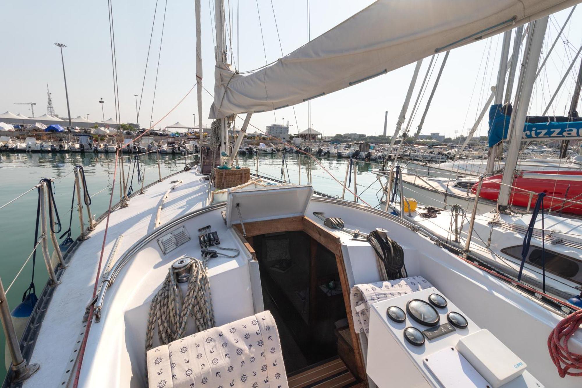 Quo Vadis Yacht Ξενοδοχείο Μπάρι Εξωτερικό φωτογραφία