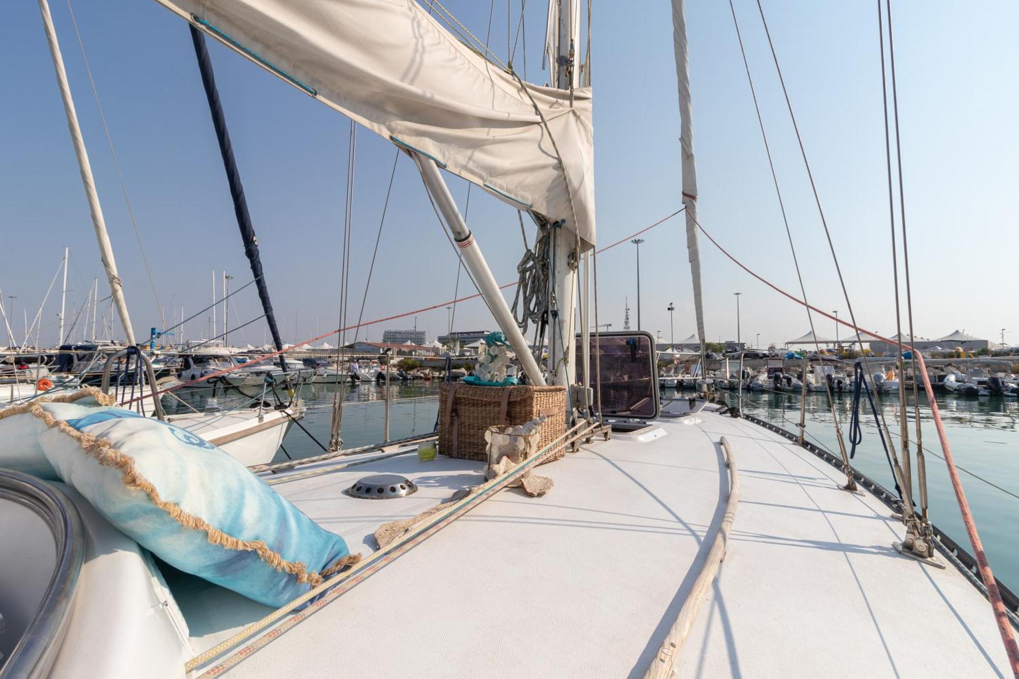 Quo Vadis Yacht Ξενοδοχείο Μπάρι Εξωτερικό φωτογραφία
